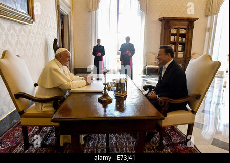 Città del Vaticano 05 Settembre 2014 Papa Francesco incontra il Presidente della Repubblica di Panama, S.E. Il sig. Juan Carlos VARELA Credito: Davvero Facile Star/Alamy Live News Foto Stock