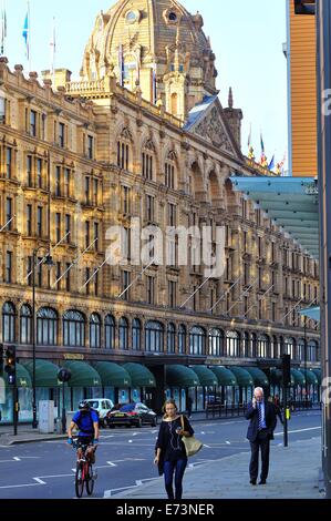 I grandi magazzini Harrods, Knightsbridge di Londra, Inghilterra Foto Stock