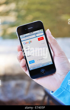 IPhone mostra la schermata account Google sign-in sito Foto Stock