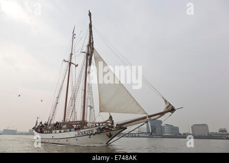 Londra, Regno Unito. Il 6 settembre 2014. Gaff schooner JR Tolkien sul Fiume Tamigi. Tall navi a vela sul Fiume Tamigi nel secondo giorno del Royal Greenwich Tall Ships Festival 2014. Credito: Nick Savage/Alamy Live News Foto Stock