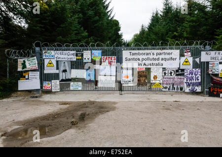 Belcoo, Irlanda del Nord. 2 Settembre 2014 - Campagna Anti-Fracking a cava di proprietà di Tamboran Foto Stock