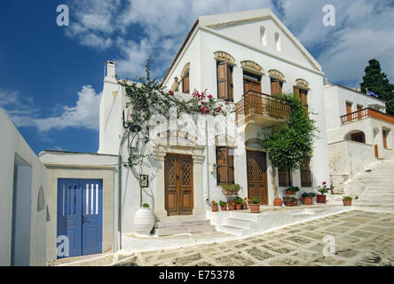 La tradizione artistica di Pyrgos Village in Tinos isola è evidente nella casa di architettura, Cicladi Grecia Foto Stock