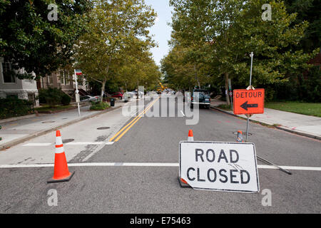 Strada chiusa segno sulla strada - Washington DC, Stati Uniti d'America Foto Stock