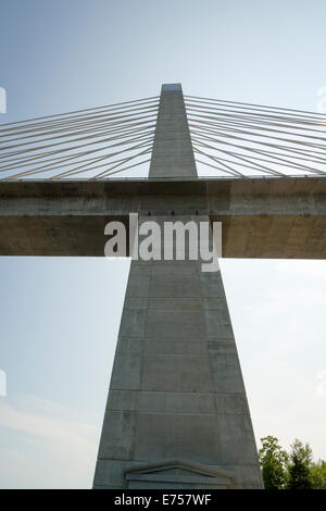 Penobsctot Narrows Bridge e la torre di osservazione, prospettiva, Maine, Stati Uniti d'America. Foto Stock