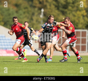 Oxford, Regno Unito. 07Th Sep, 2014. Sam Hill sgrava la sfera durante l'Aviva Premiership partita di rugby tra Londra Welsh e Exeter Chiefs. Credito: Azione Sport Plus/Alamy Live News Foto Stock