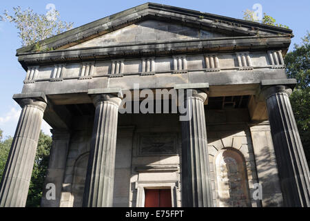 Cappella non conformista di stile classico, nel cimitero generale di Sheffield Inghilterra, edificio classificato di II grado* Foto Stock
