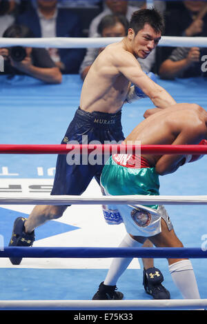 Punti dopo il decimo round. 5 Sep, 2014. (L-R) Ryota Murata (JPN), Adrian Luna (MEX), 5 settembre 2014 - Pugilato : Boxe medio peso bout a Yoyogi 2a palestra, Tokyo, Giappone. Ryota Murata ha vinto la lotta su punti dopo il decimo round. © Yusuke Nakanishi AFLO/sport/Alamy Live News Foto Stock