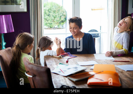 Famiglia numerosa Foto Stock