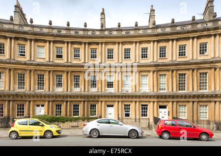 Il Circo e la sua architettura Georgiana nella città di Bath, Somerset, Inghilterra, Regno Unito Foto Stock