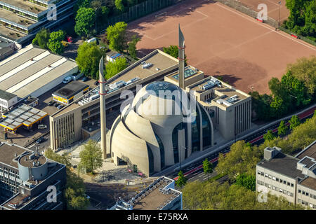 DİTİB Moschea centrale di Colonia, Turkish-Islamic europea per gli Affari Religiosi, architetti Gottfried e Paolo Böhm, vista aerea Foto Stock