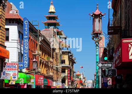 Edifici nella Chinatown di San Francisco, California, Stati Uniti d'America Foto Stock