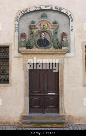 Vecchio portale presso il luogo di nascita di Martin Lutero, Eisleben, Sassonia-Anhalt, Germania Foto Stock