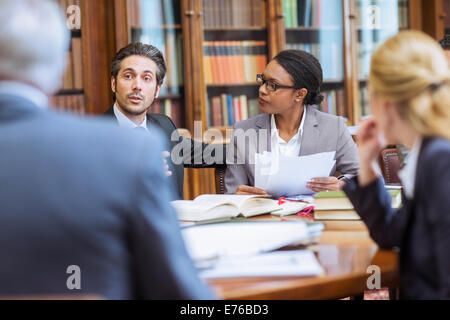 Gli avvocati di parlare nelle camere Foto Stock