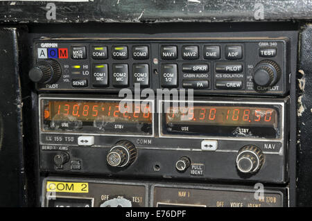 Interno su una cabina di pilotaggio di un aereo Cessna Foto Stock