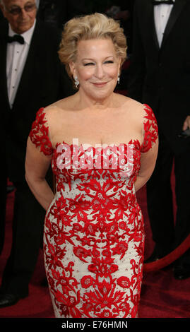La 86Oscar annuale tenutasi a Dolby Theatre - tappeto rosso arrivi con: Bette Midler dove: Los Angeles, California, Stati Uniti quando: 02 Mar 2014 Foto Stock