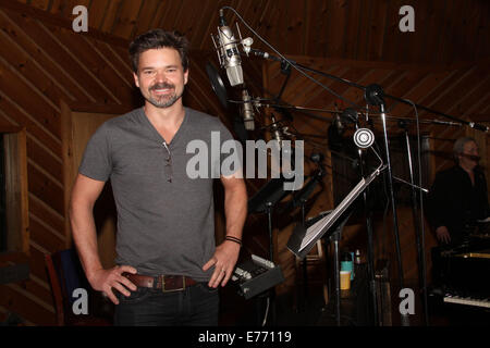 Sessione di registrazione per Broadway i ponti di Madison County tenutasi presso l'Avatar Studios. Dotato di: Hunter Foster dove: New York New York, Stati Uniti quando: 03 Mar 2014 Foto Stock