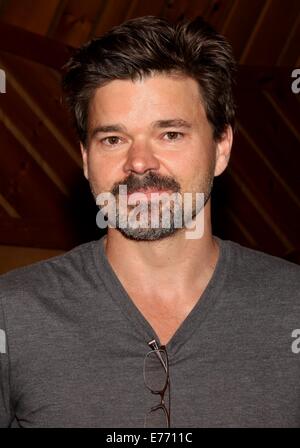 Sessione di registrazione per Broadway i ponti di Madison County tenutasi presso l'Avatar Studios. Dotato di: Hunter Foster dove: New York New York, Stati Uniti quando: 03 Mar 2014 Foto Stock