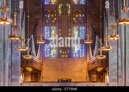 Un organo a canne in una chiesa. Foto Stock