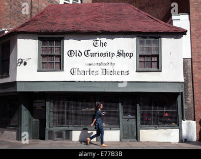 Il vecchio negozio di curiosità di Charles Dickens fama, Holborn, Londra Foto Stock