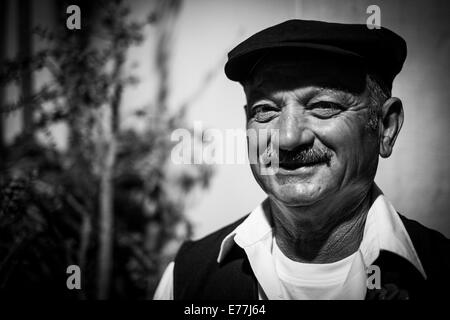 Musicisti di strada giocando a tarda notte sull'isola Mediterranea di Gozo Foto Stock