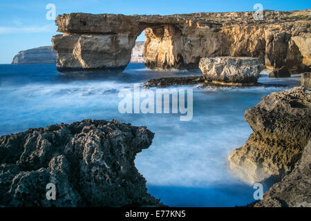 La finestra Azzurra sull isola di Gozo nel Mediterraneo Foto Stock