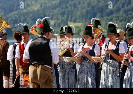 Banda di ottoni, Alt-Schlierseer-Kirchtag festival, Schliersee, Alta Baviera, Baviera, Germania Foto Stock