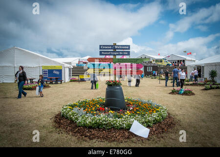 Eisteddfod nazionale del Galles campo, Llanelli, Wales, Regno Unito. Agosto 2014. Gallese festival culturale che celebra il canto e la letteratura. Foto Stock