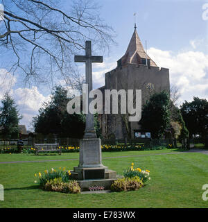 Memoriale di guerra e di San Bartolomeo è la chiesa, Otford, Kent, Inghilterra Foto Stock