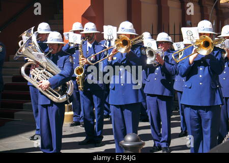 Sydney, Australia. 09Sep, 2014. Il Governatore del New South Wales, Dame Marie Bashir, è onorata dal Nuovo Galles del Sud come il Parlamento si prepara a ritirarsi dalla vita pubblica. Accompagnato da una guardia d'onore il governatore ha aperto ufficialmente la 55a sessione del Parlamento di Stato credito: martin berry/Alamy Live News Foto Stock