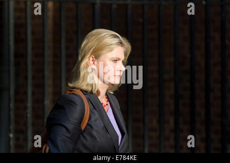 Westminster London, Regno Unito. Il 9 settembre 2014. Il segretario di Stato per lo Sviluppo Internazionale Justine Greening MP arriva a Downing street settimanale per la riunione di gabinetto Credito: amer ghazzal/Alamy Live News Foto Stock