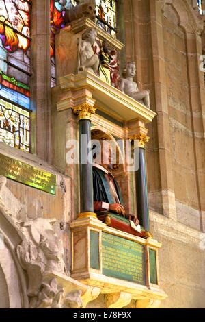 William Shakespeare monumento funerario, Chiesa della Santa Trinità, Stratford-upon-Avon, Warwickshire, Regno Unito Foto Stock