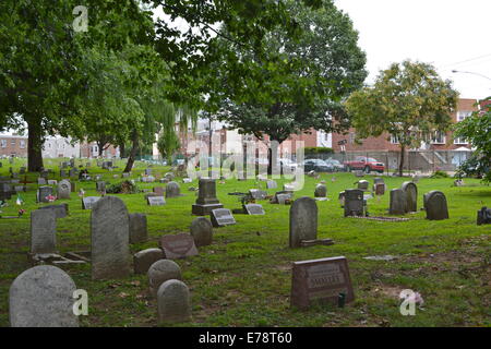 Presso il Cimitero di Palmer, aka Kensington sepoltura, in Fishtown, Philadelphia. Cimitero fondata nel 1749 (Famiglia sepolture prima che) su 7 acri di terreno vicino Penn trattato Park Foto Stock