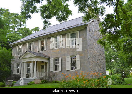 Brotherton Hall, a ovest di Chambersburg, contea di Franklin, Pennsylvania sulla diminuzione della molla Road, Guilford Township. Costruito c. 1820 in stile federale, elencati sul NRHP in 1979 la parte anteriore della casa Foto Stock