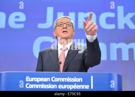 Bruxelles, Belgio. Decimo Sep, 2014. Il neo-eletto Presidente della Commissione Europea Jean Claude Juncker dà una conferenza stampa per annunciare la attribuzione dei portafogli dei Commissari europei-designare al quartier generale dell'UE a Bruxelles, Belgio, Sett. 10, 2014. La nuova Commissione europea inizierà la sua attività il 9 novembre 1, 2014. Credito: Voi Pingfan/Xinhua/Alamy Live News Foto Stock