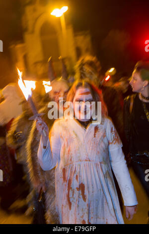 Fantasmi processione al carnevale di Colonia in Agnesviertel Foto Stock