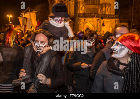 Fantasmi processione al carnevale di Colonia in Agnesviertel Foto Stock