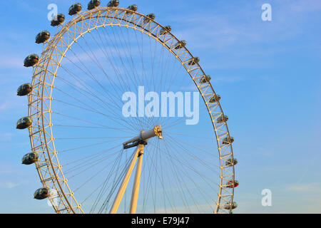 Dettaglio del London Eye ruota gigante a sud del Fiume Tamigi a Londra Foto Stock