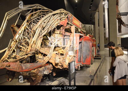 La scaletta di '3' è raffigurato in 9/11 Museum di New York, Stati Uniti d'America, 04 settembre 2014. Tutte le undici uomini sul camion dei pompieri morti durante le operazioni su 9/11. Foto: Chris Melzer/dpa Foto Stock