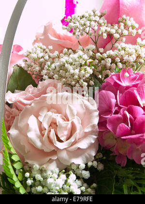 Bouquet di rose rosa Foto Stock