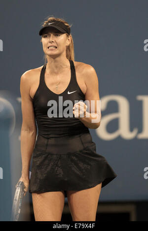 Flushing Meadows, NY, STATI UNITI D'AMERICA. Il 29 agosto, 2014. Maria Sharapova (RUS) nel terzo round azione a US Open Tennis Championships. Foto Stock