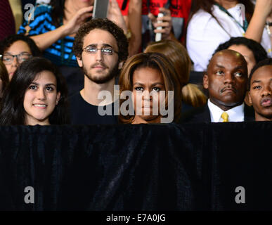 Stati Uniti Il presidente Barack Obama e la First Lady Michelle parlare dell'importanza dell'educazione al Coral Reef Senior High School a Miami. Il Presidente ha annunciato un programma che consentirà agli studenti un modo più semplice per completare l'applicazione gratuita per Stude federale Foto Stock