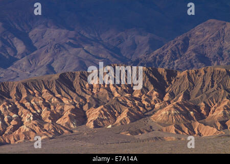 Grapevine montagne, Amargosa Range, vicino a tubo da stufa di pozzi, Parco Nazionale della Valle della Morte, Deserto Mojave, CALIFORNIA, STATI UNITI D'AMERICA Foto Stock