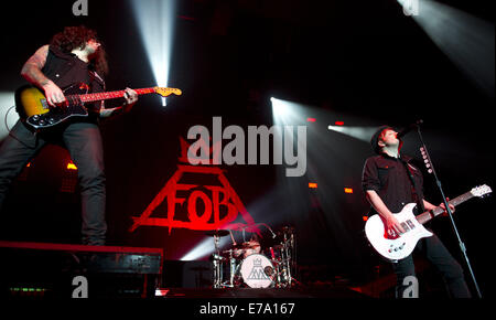 Fall Out Boy eseguire per un sold-out folla presso Heineken Music Hall dotata di: Fall Out Boy dove: Amsterdam, Paesi Bassi Quando: 08 Mar 2014 Foto Stock