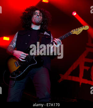 Fall Out Boy eseguire per un sold-out folla presso Heineken Music Hall dotata di: Joe Trohman,Fall Out Boy dove: Amsterdam, Paesi Bassi Quando: 08 Mar 2014 Foto Stock