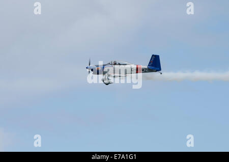 RV8tori Display Team nei cieli sopra di Portrush all'Airshow 2014 Foto Stock