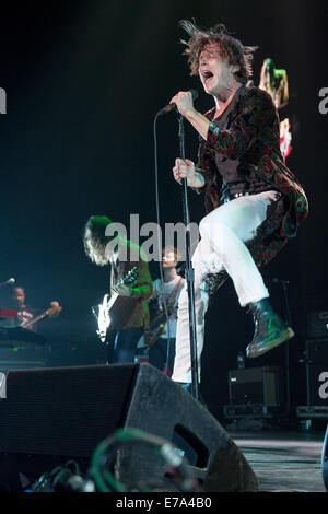 Milwaukee, Wisconsin, Stati Uniti d'America. Il 9 settembre, 2014. Il cantante Matthew Shultz della gabbia di banda l'Elefante suona dal vivo al Bradley Center di Milwaukee, Wisconsin Credit: Daniel DeSlover/ZUMA filo/Alamy Live News Foto Stock