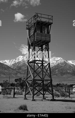 Manzanar War Relocation Center (WWII campo di prigionia), e la catena montuosa della Sierra Nevada, vicino a Lone Pine, Owens Valley, California, Stati Uniti d'America Foto Stock