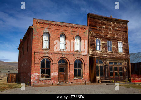 Bodie Post Office e IOOF Hall, Bodie Ghost Town ( elevazione 8379 ft / M 2554 ), Colline Bodie, Mono County, Sierra orientale, Cali Foto Stock