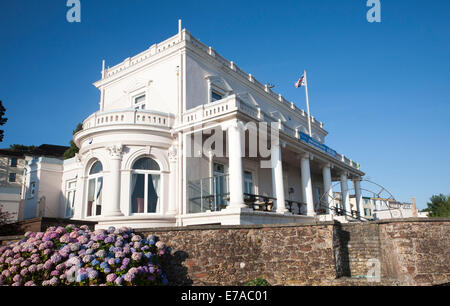 Edificio in stile vittoriano di Paignton Club, Paignton, Devon, Inghilterra risalente al 1882 Foto Stock