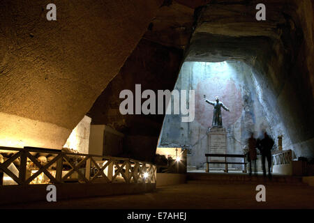 Napoli, Cimitero delle Fontanelle Foto Stock